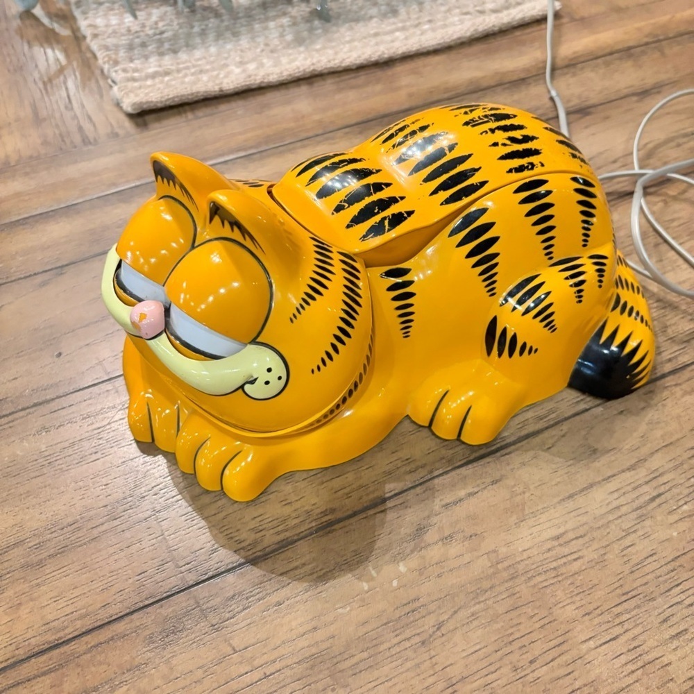 Vintage 80’s Tyco Garfield Phone, Tested, Functional and Working (except eyes) - Picture 10 of 11